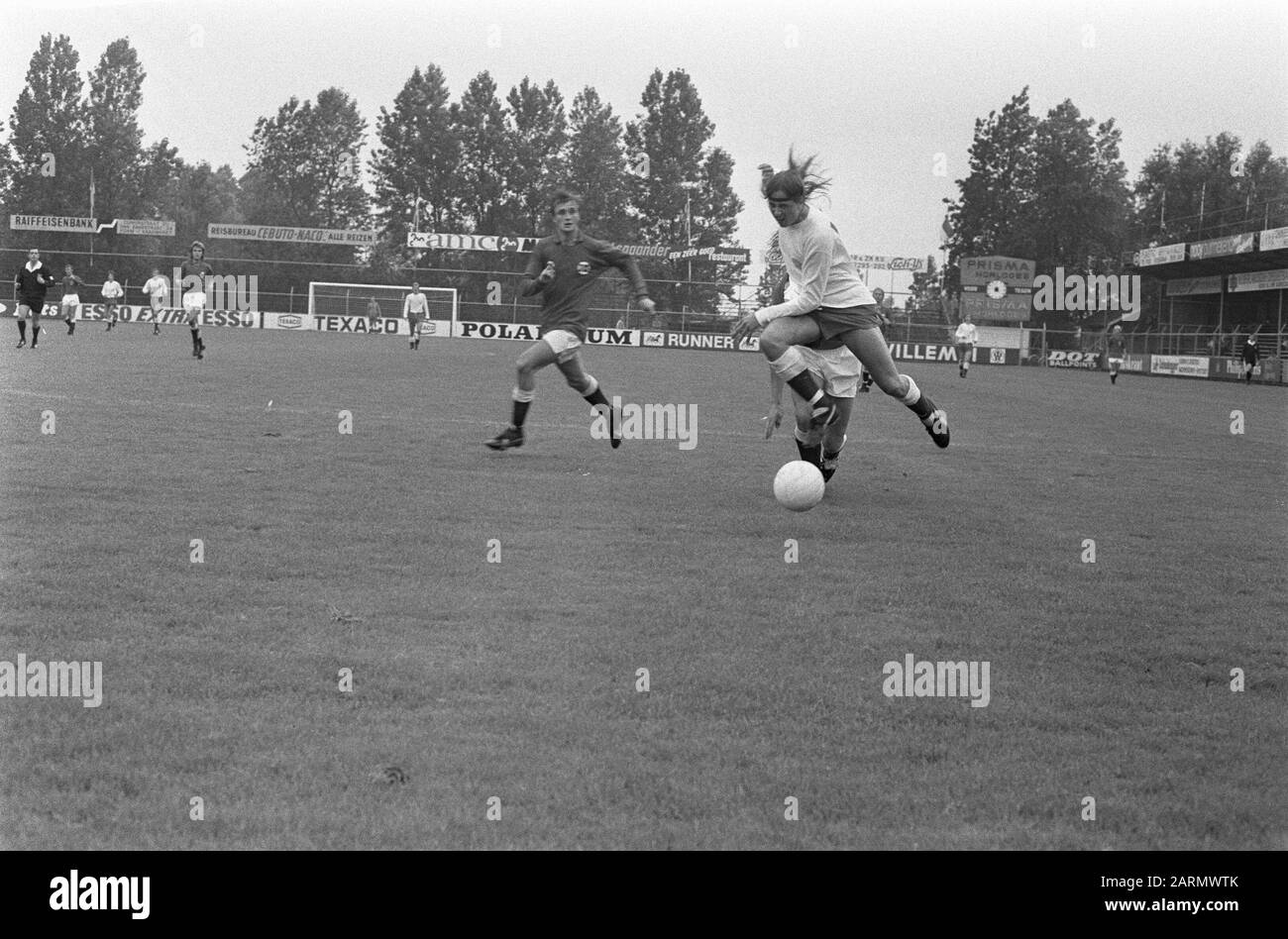 Uefa youth football Black and White Stock Photos & Images Alamy