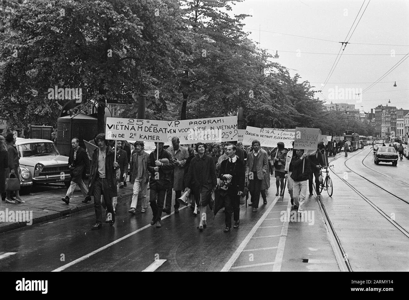 Vietnam war protests 1960s Black and White Stock Photos & Images - Alamy