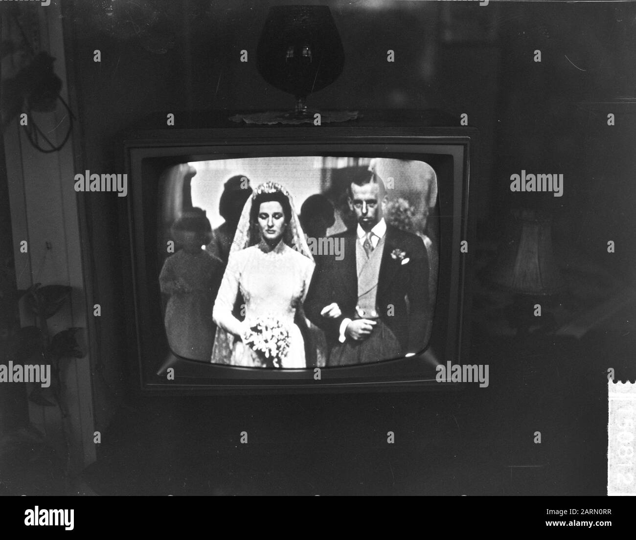 Marriage Alexandra of Kent with Angus Ogilvy in Westminster Abbey in London [photo from TV]. Princess Alexandra and her brother Prince Edward, the Duke of Kent Date: 24 April 1963 Location: Great Britain, London Keywords: nobility, marriages Personal name: Alexandra princess, Edward prince Stock Photo
