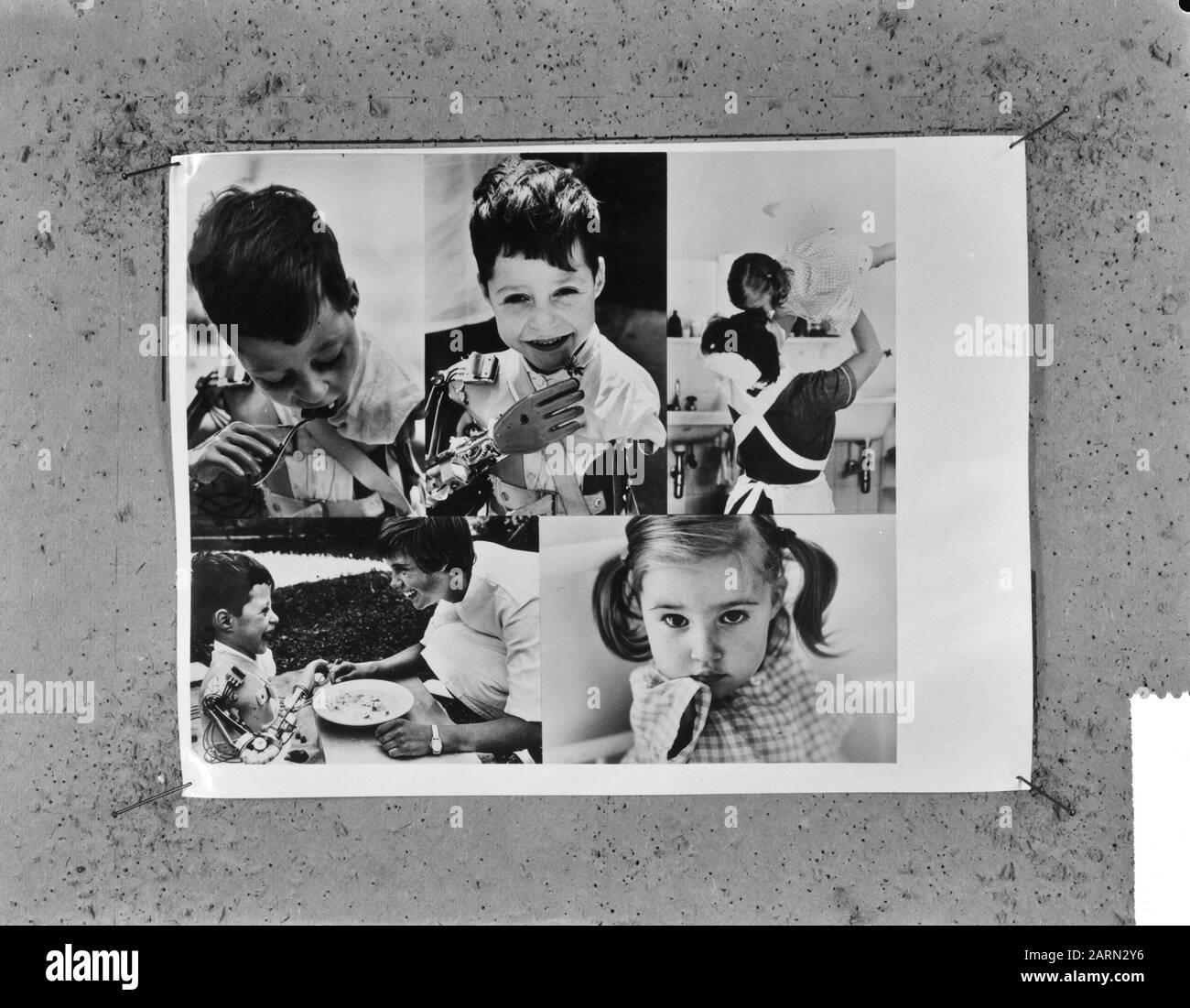 1965 Press Photo Fashion Designer Marc Bohan Surrounded by