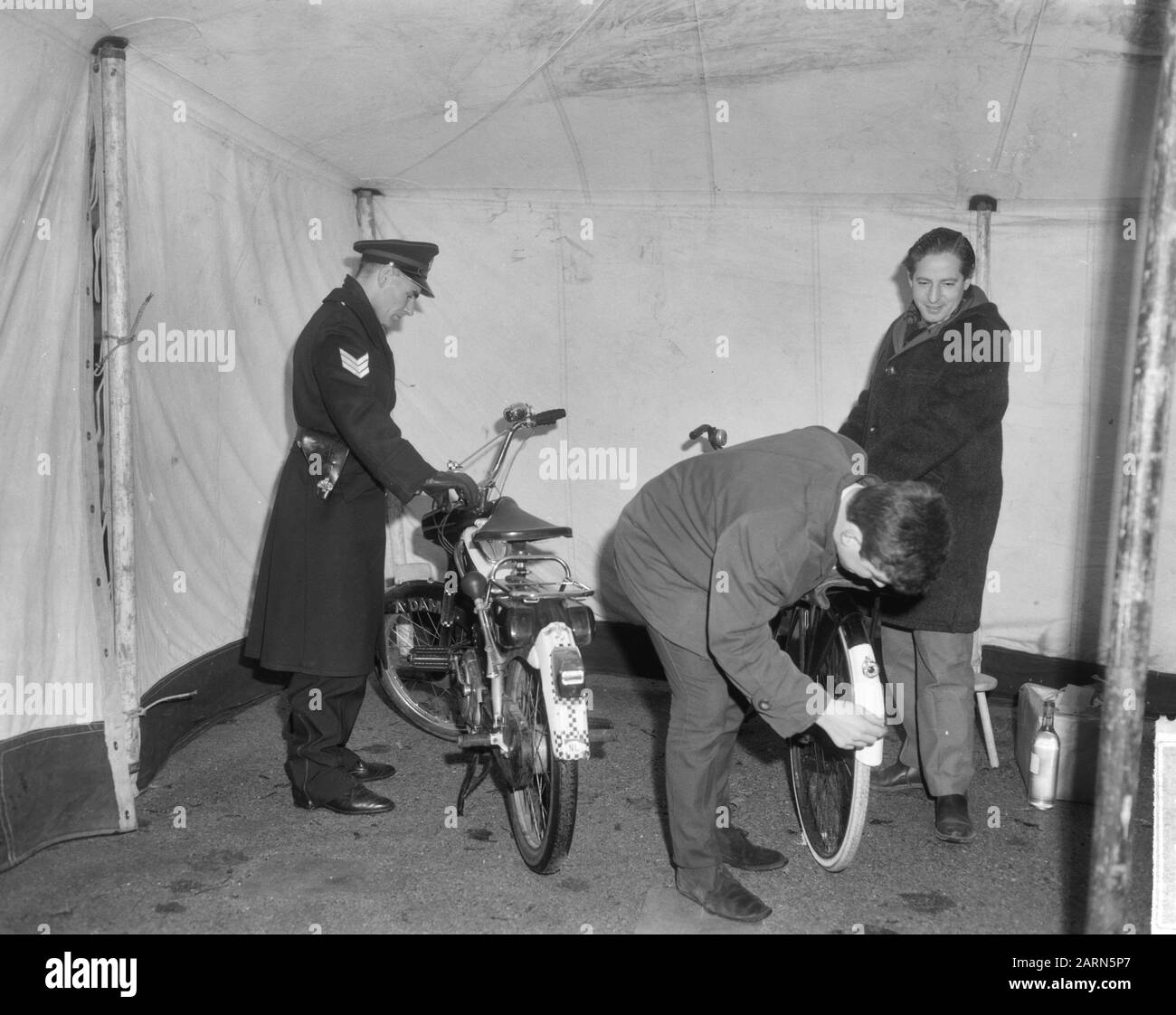 White mudguard without charge, the tent on the Museumplein Date: November 16, 1964 Keywords: fenders, tents Stock Photo