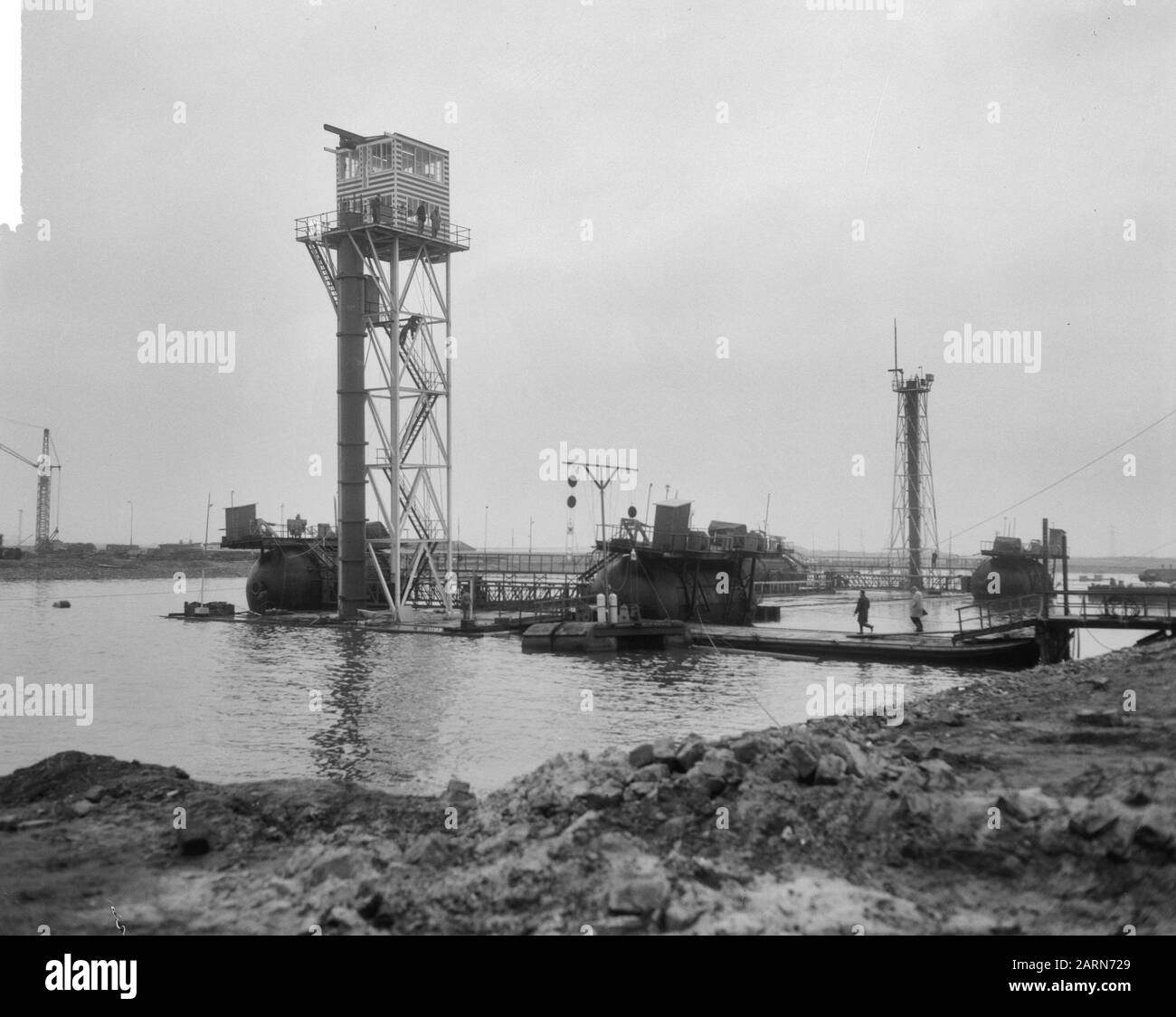 First tunnel element of the Coentunnel, leaving the construction dock Date: March 15, 1965 Keywords: tunnel building Institution name: Coentunnel Stock Photo