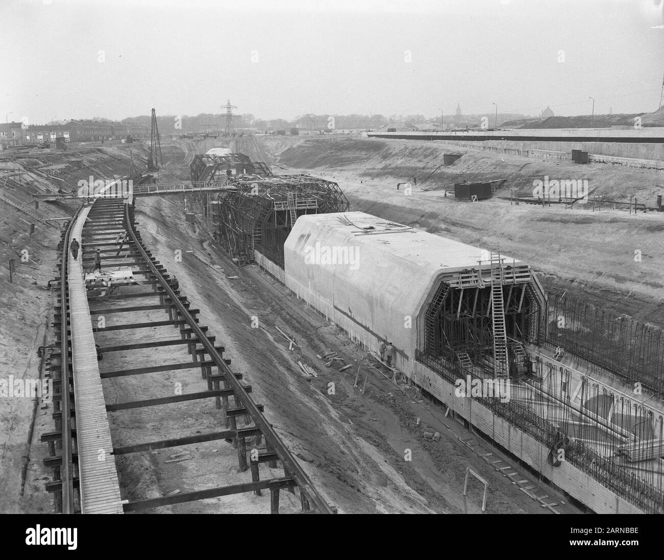 Velser tunnel under construction. Autotunnels north side Date: 19 March 1956 Keywords: extension Institution name: Velsertunnel Stock Photo