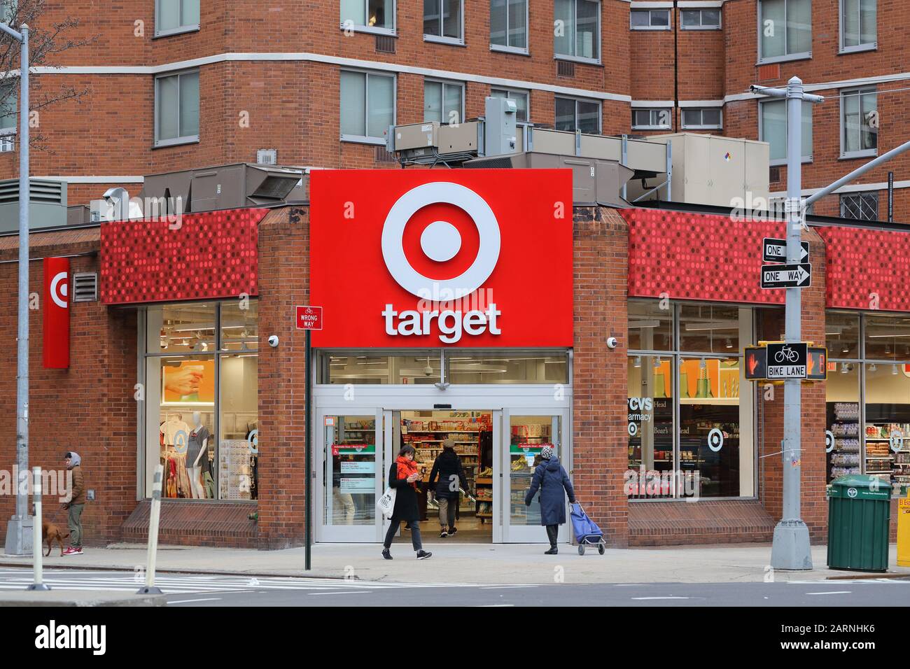Target Store Exterior High Resolution Stock Photography and Images Alamy