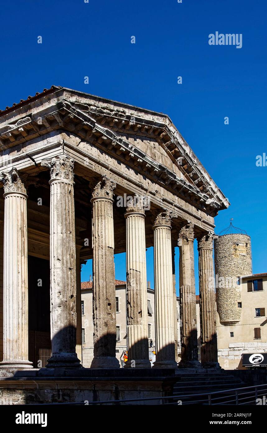 Roman temple to augustus and livia hires stock photography and images Alamy
