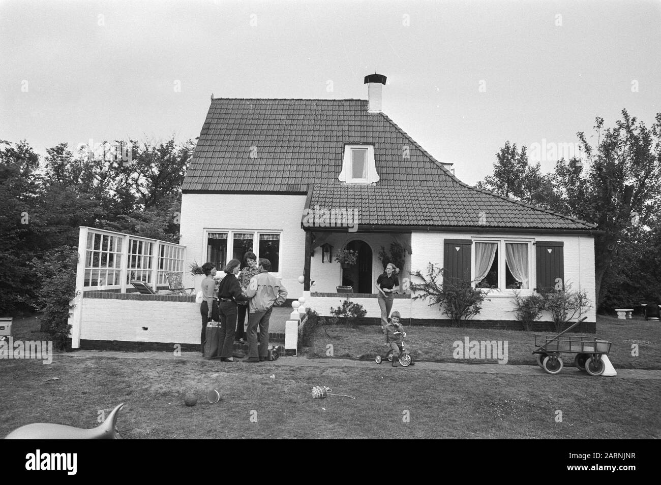 Princess Margriet with Prince Maurits and Prins Bernhard jr. on holiday at Schiermonnikoog  Holiday residence Annotation: Marginals negative strip: 8, 9: prince Maurits; 10, 11: holiday house Date: 9 June 1971 Location: Friesland, Schiermonnikoog Keywords: islands, holiday homes Stock Photo