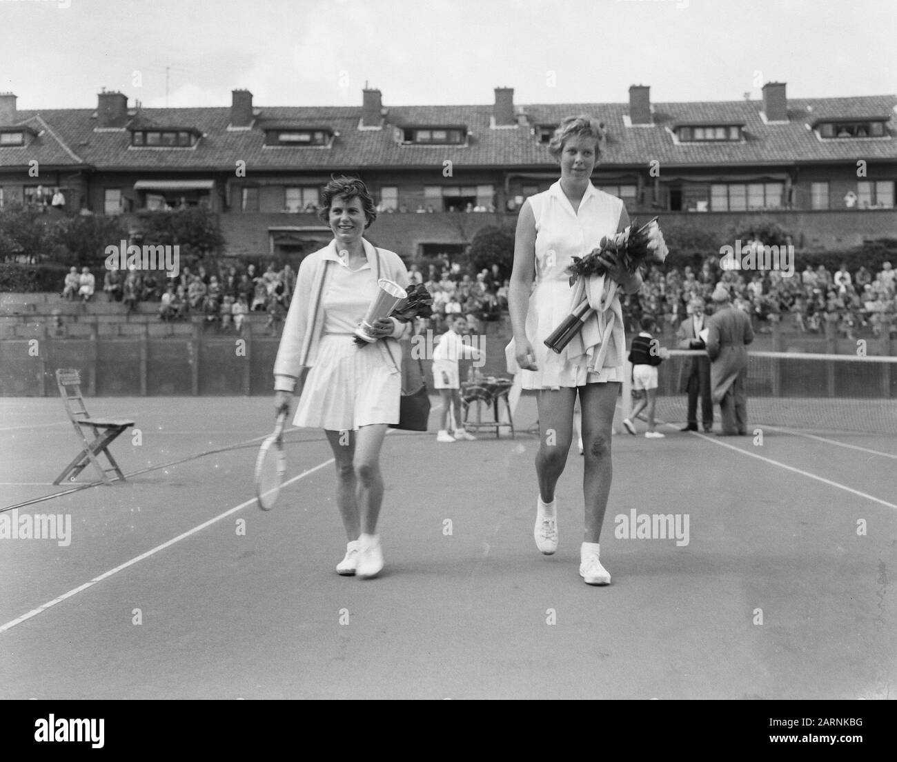 Tennis Championships at the METS courts. Left Mrs. Rouwenhorst, right mej. F. Marinkelre Date: August 18, 1957 Keywords: tennis championships Institution name: METS courts Stock Photo