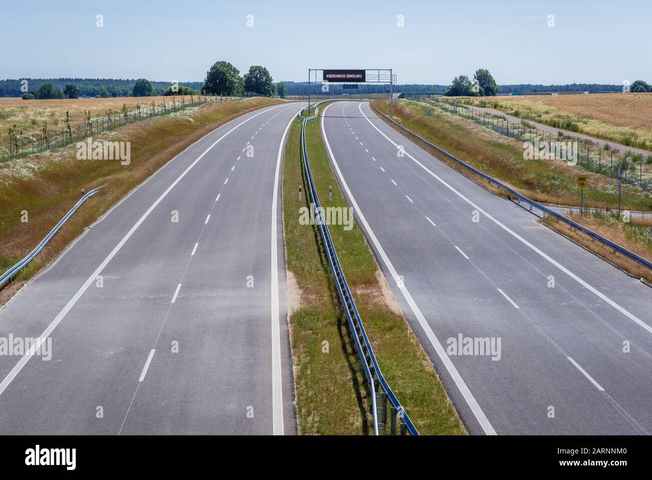 Empty expressway hi-res stock photography and images - Alamy