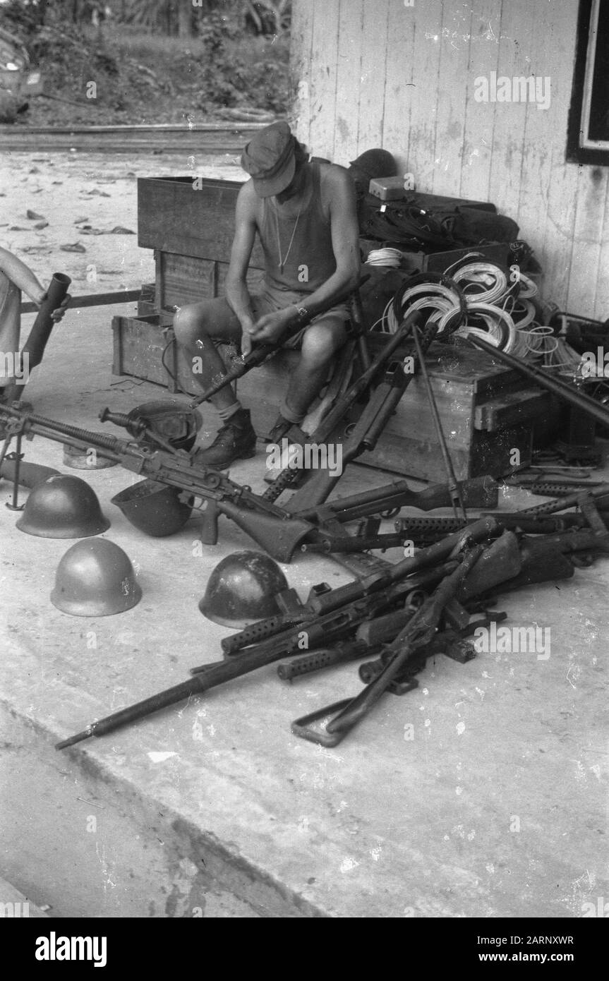 Photos liberation North Sumatra  In Aek Loba, behind the Asahan river, the Dutch soldiers set up a warehouse of confiscated weapons. Date: 19 December 1948 Location: Indonesia, Dutch East Indies, Sumatra Stock Photo