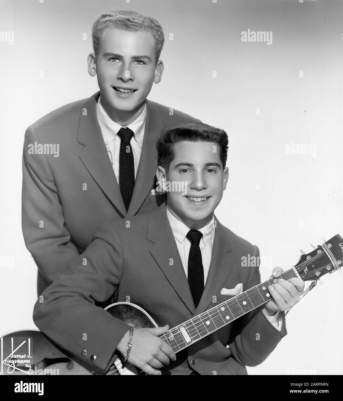 SIMON & GARFUNKEL Promotional photo of American pop duo when they were known as Tom & Jerry about 1960 with Paul Simon at right and Art Garfunkel Stock Photo