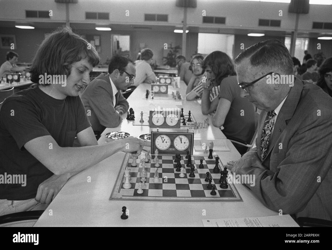 Anefo photo collection. Bobby Fischer in Hilton Hotel in Amsterdam For  discussions with fide chairman Max Euwe (right) about the two camp to the  world championship with Boris Spassky. January 31, 1972.