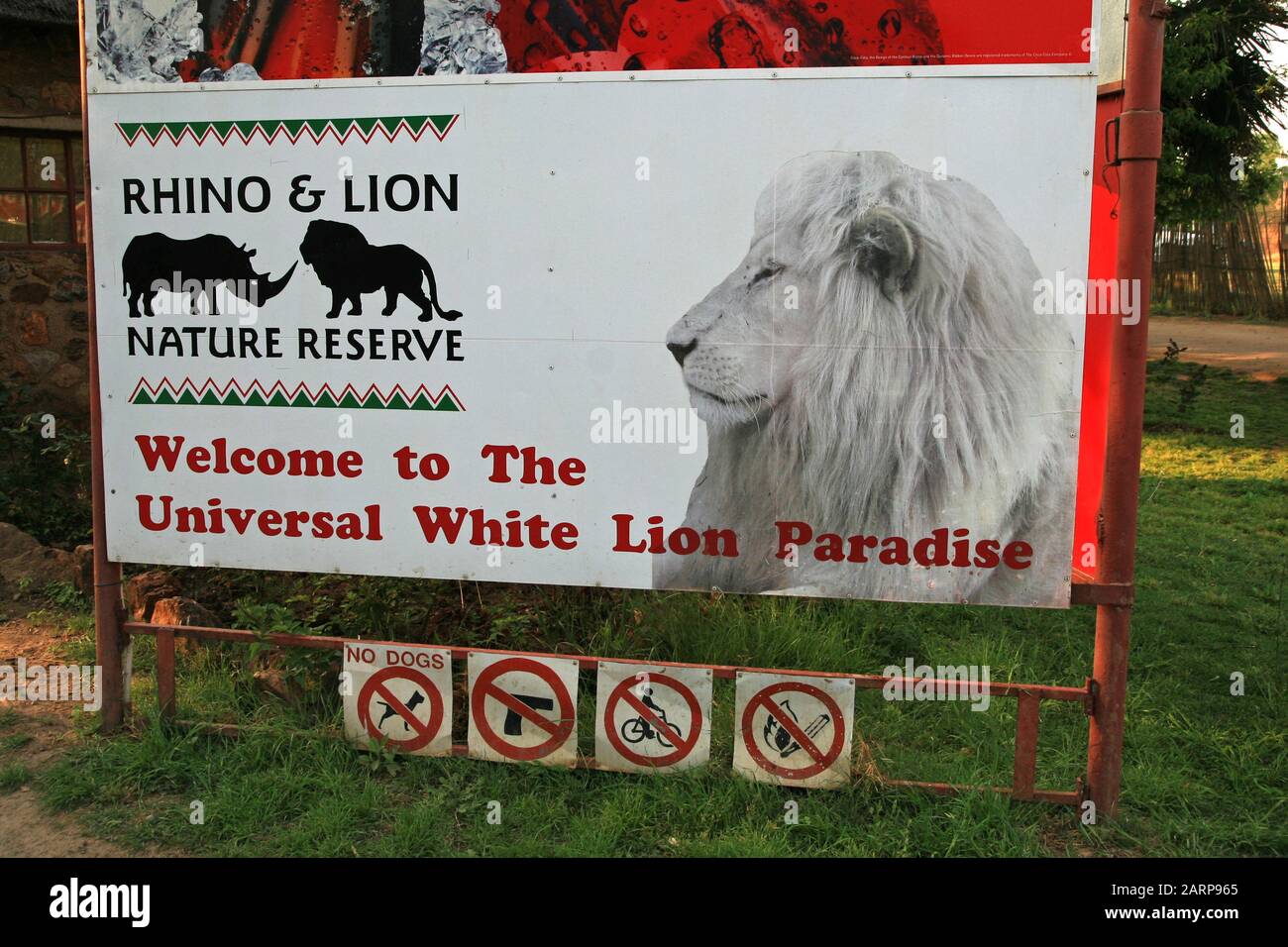 Sign in front of the Universal White Lion Paradise in the Lion and Rhino Park Nature Reserve, Kromdraai, Krugersdorp, West Rand, Gauteng Province, Sou Stock Photo