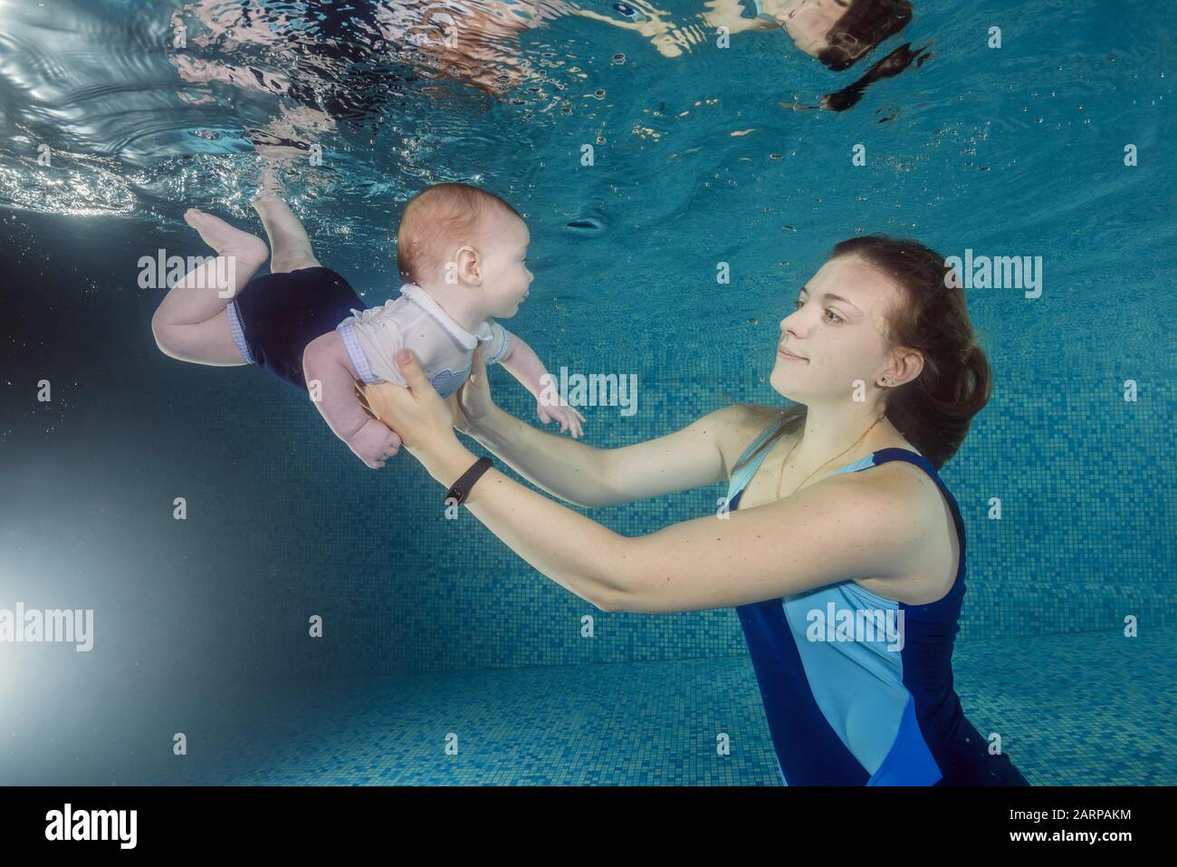 Odessa, Ukraine, Eastern Europe. 8th Aug, 2018. In blue pool young