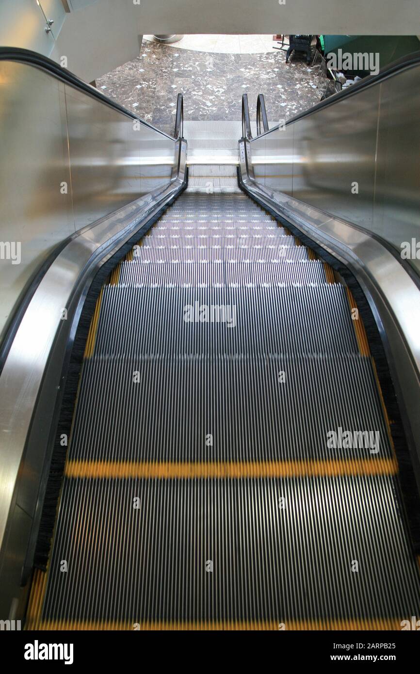 Gateway Theatre of Shopping, shopping centre interior, Between Umhlamga