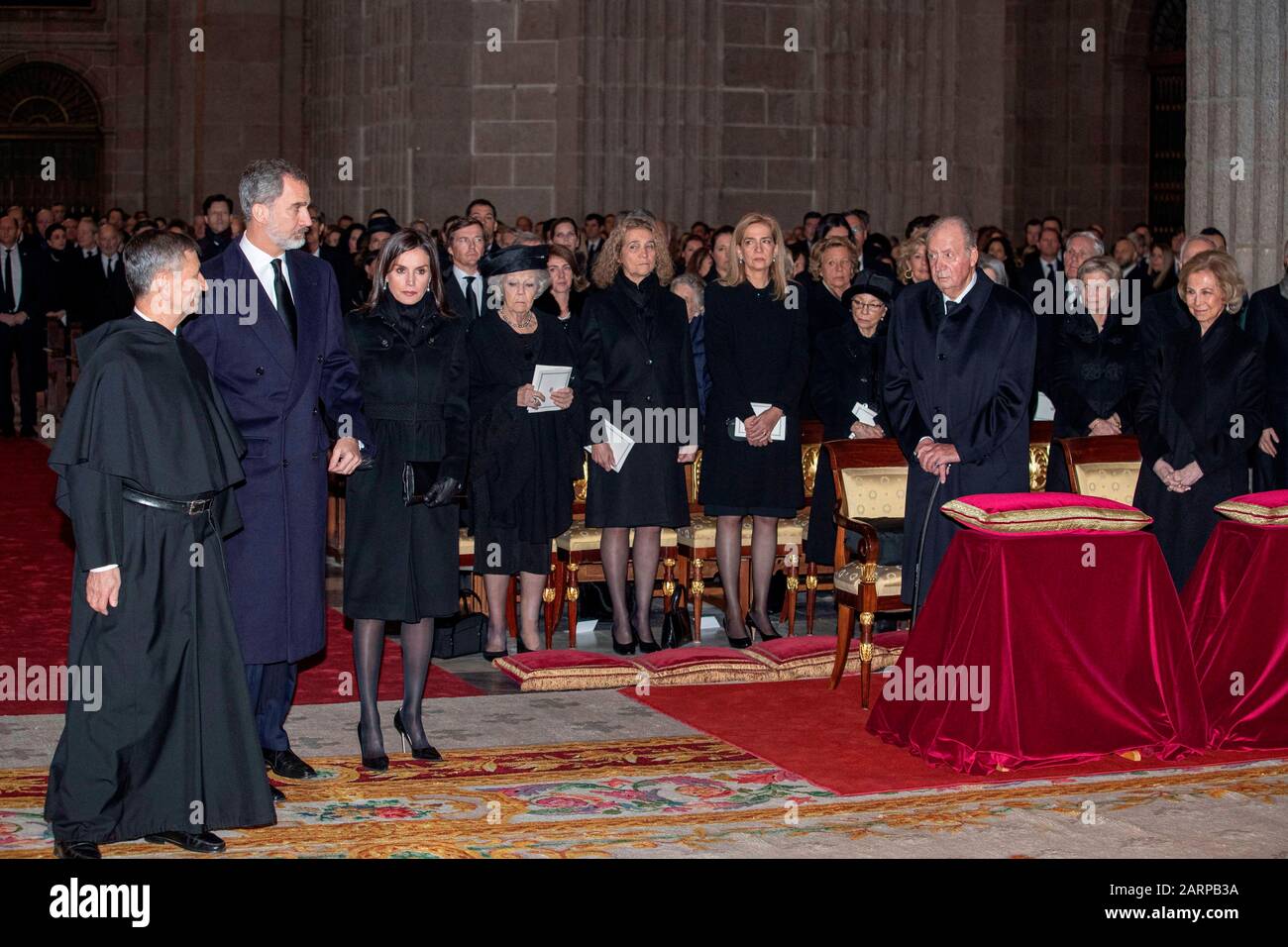 Spain's King Felipe VI (2-L) and Queen Letizia (3-L); Dutch Princess Beatrix (4-L); Spanish princesses Elena de Borbon (5-L) and Cristina de Borbon (6-L); Spain's Emeritus King Juan Carlos I (3-R) and Queen Sofia (R) attend the funeral of Spanish princess Pilar de Borbon, Duchess of Badajoz and Monarch' aunt, at the Real Monasterio de San Lorenzo basilica, in El Escorial, outside Madrid, Spain, 29 January 2020. More than 200 people attend the funeral, held 21 days after the death of the princess at 83. EFE/ Emilio Naranjo POOL Cordon Press Stock Photo