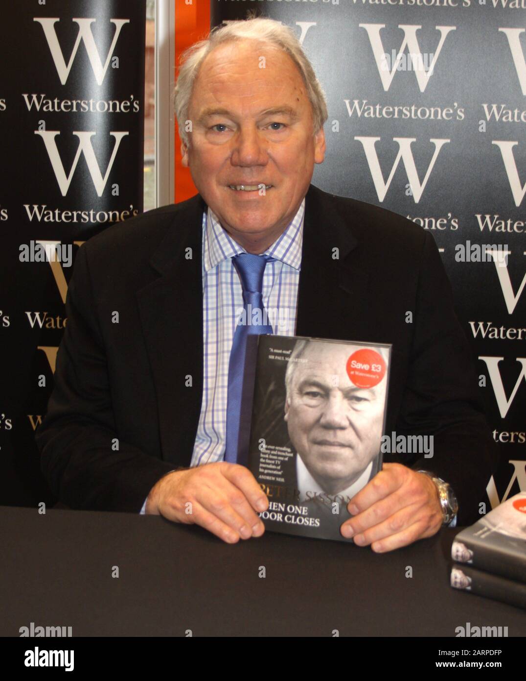 Liverpool,Uk peter sissons at waterstones in Liverpool credit Ian
