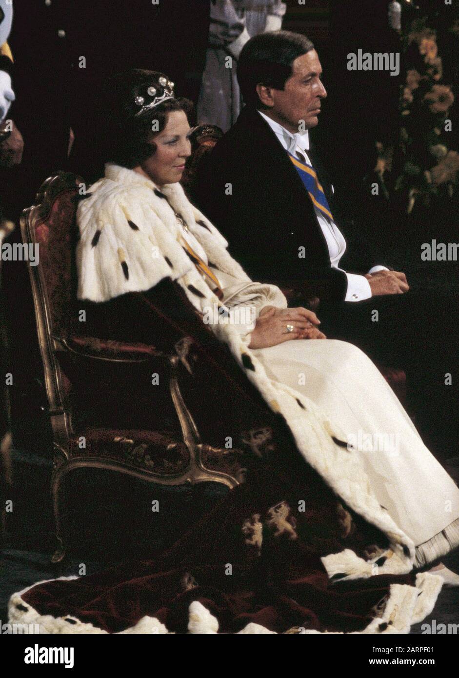 Throne change 30 April: inauguration in New Church; Queen Beatrix and ...