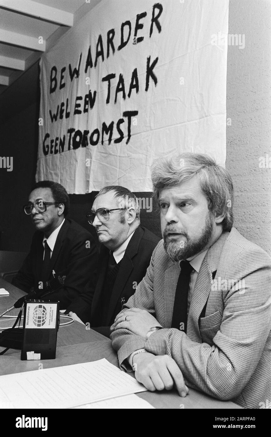 Protest Of Prison Guards Of The Bijlmerbajes Against Austerity V L N R Max Sordam Chief Guard C Petiet Chief Custodian And Van Cologne Abvakabo Date 27 January 19 Location Amsterdam North Holland Keywords Demonstrations