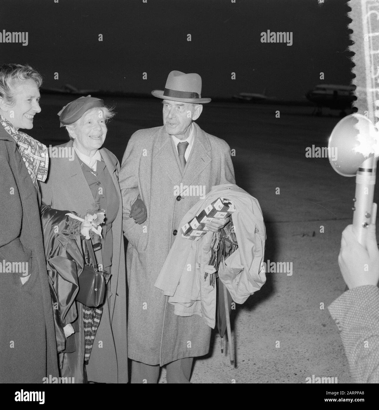 Thomas Marm at Schiphol van Holland Festival Date: 30 June 1955 Location:  Amsterdam, Noord-Holland Institution name: Holland Festival Stock Photo -  Alamy
