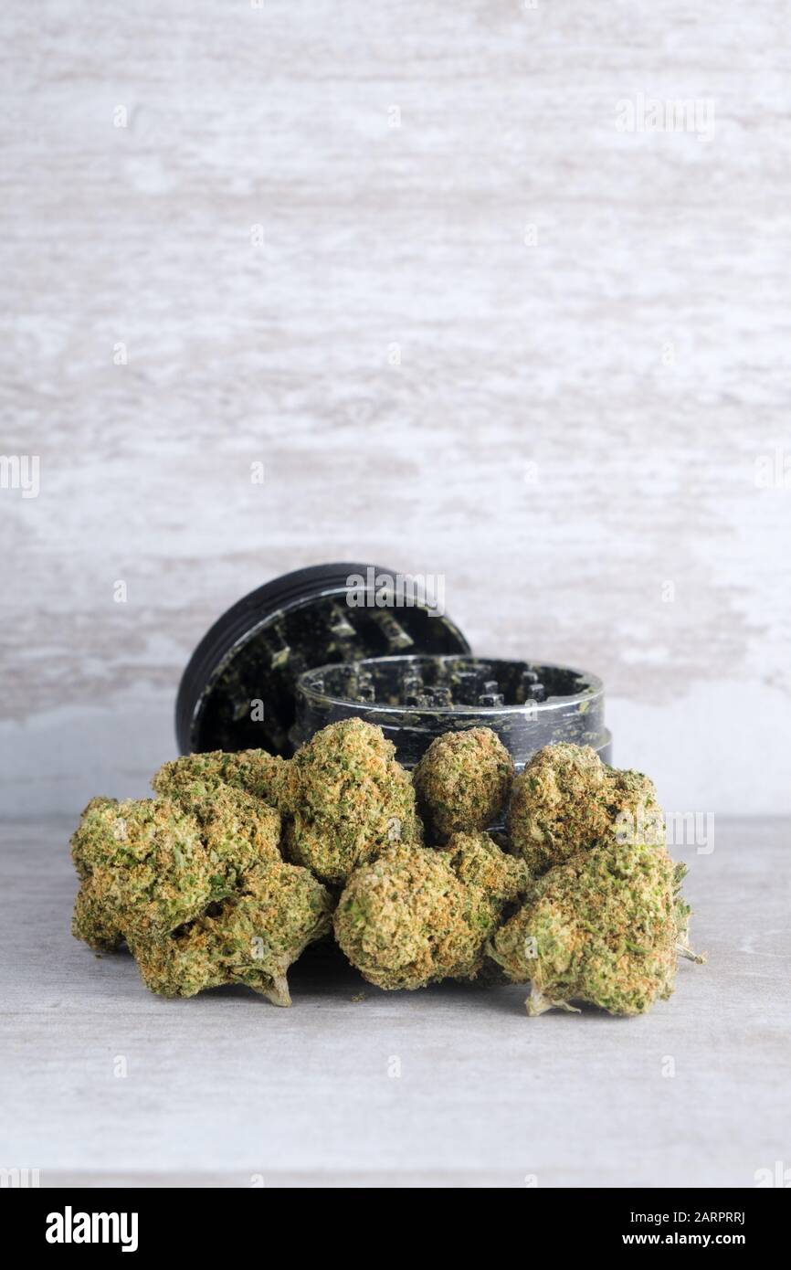 Cannabis grinder hi-res stock photography and images - Alamy