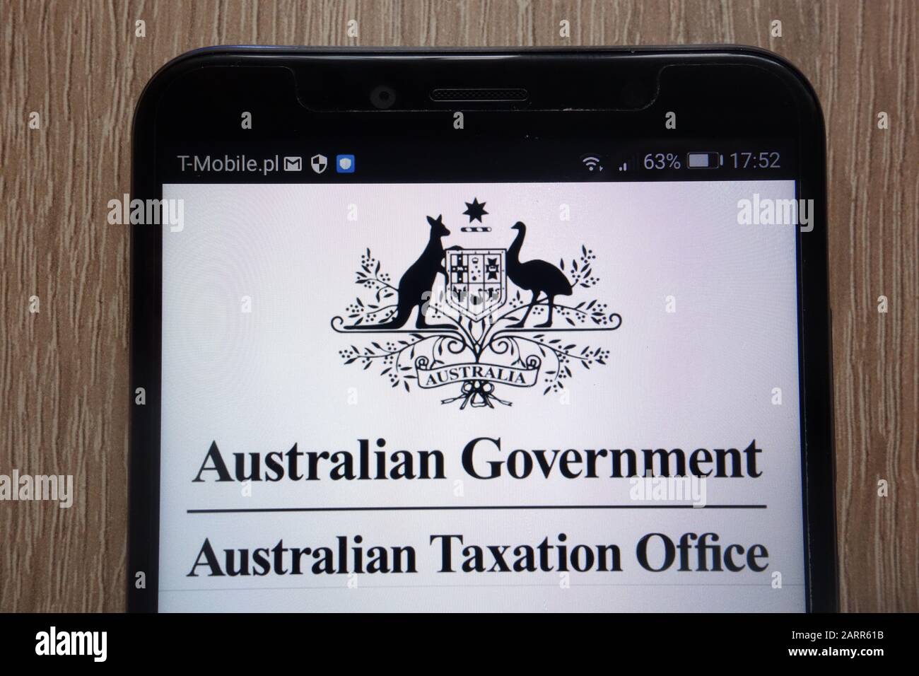 Forord Gå rundt At øge Australian Government - Australian Taxation Office logo displayed on a  modern smartphone Stock Photo - Alamy