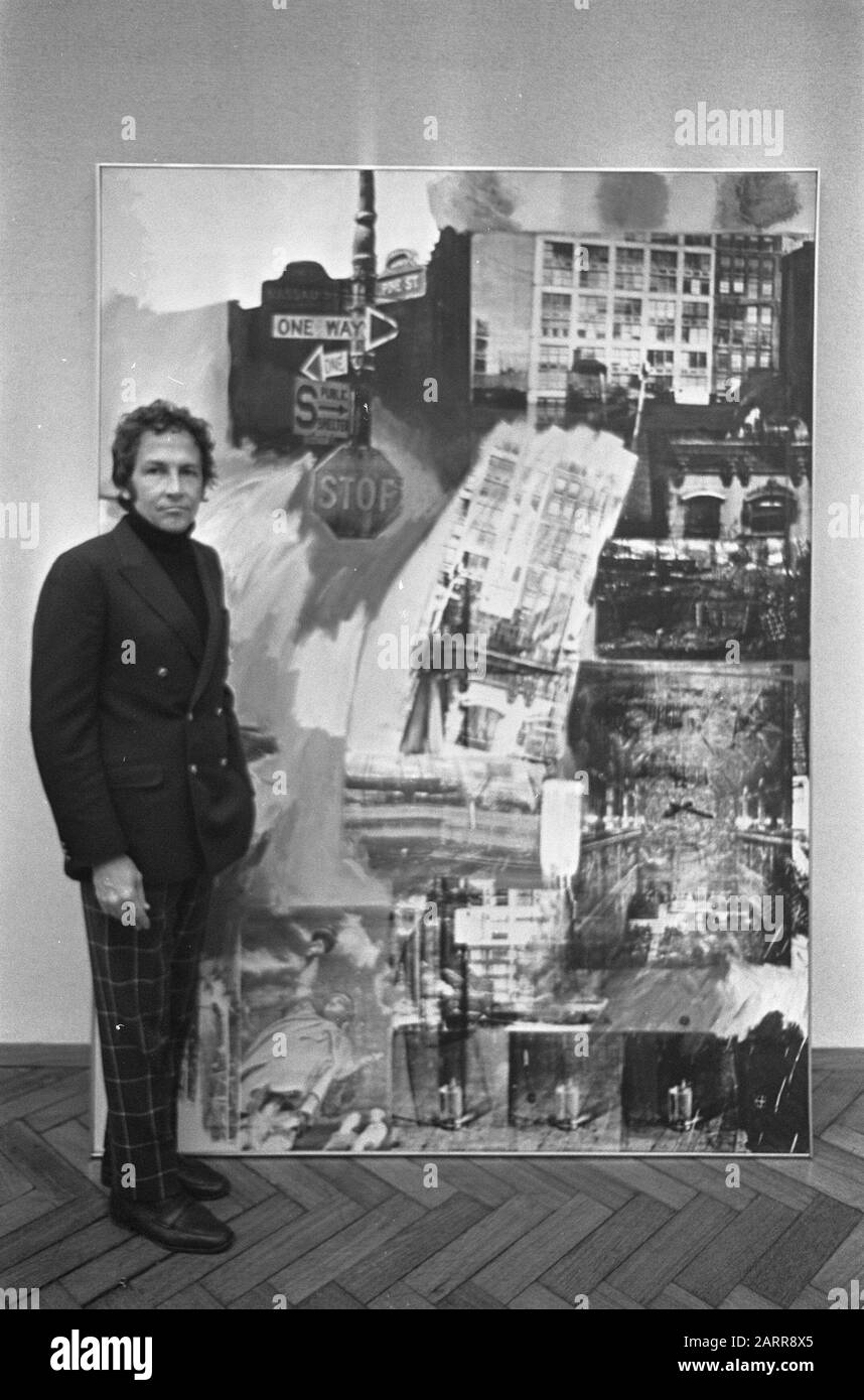 Robert Rauschenberg exhibits in Stedelijk Museum Date: 21 February 1968 Keywords: museums Stock Photo