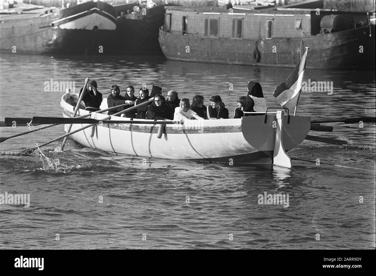 Stork Rower Rowing competitions on the Dijkgracht between Royal Navy and ...