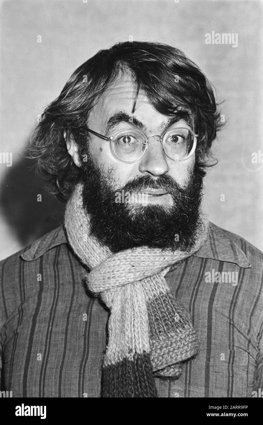 Roel van Duijn Date: 31 May 1982 Keywords: portraits Personal name: Duijn, Roel van Stock Photo