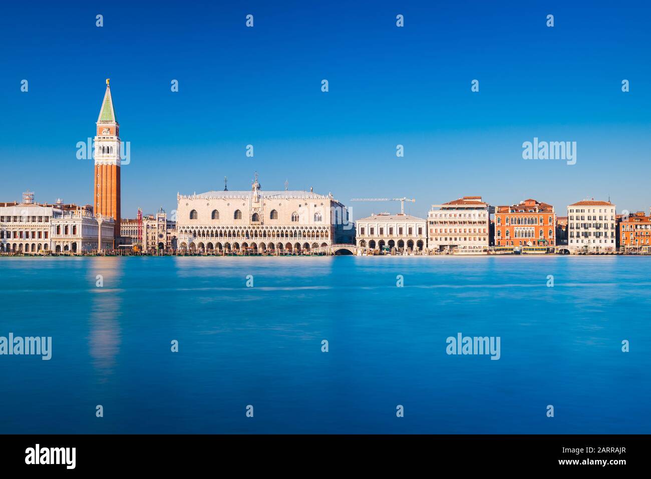Venice mountains hi-res stock photography and images - Alamy
