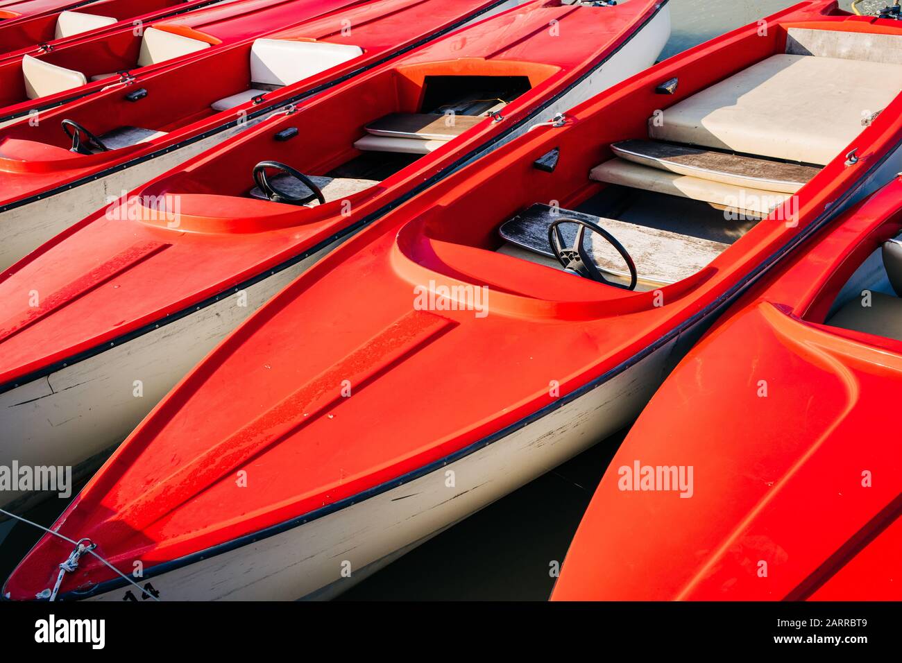 Steering canal boat hires stock photography and images Alamy