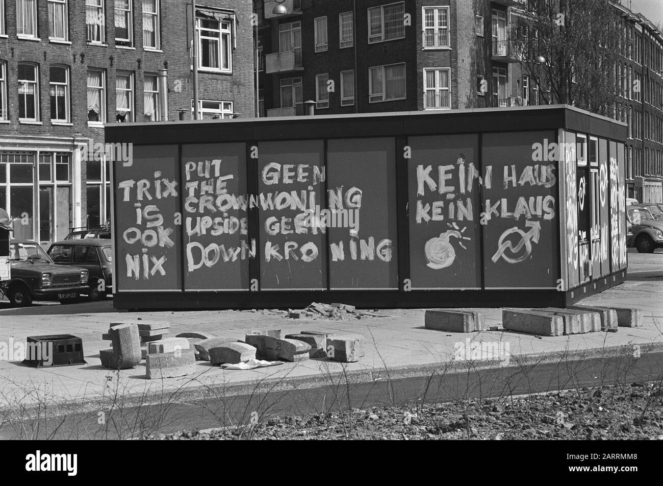 Slogans On Wall Stock Photos Slogans On Wall Stock Images Alamy