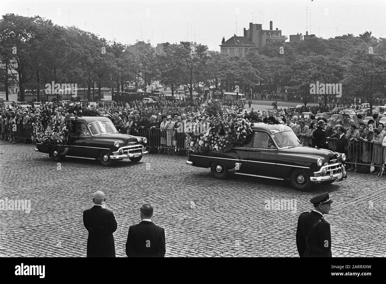 Victims fire in department store in Brussels buried, at church entrance Date: May 30, 1967 Location: Brussels Keywords: VICTIMES, funerals, fires, churches Stock Photo