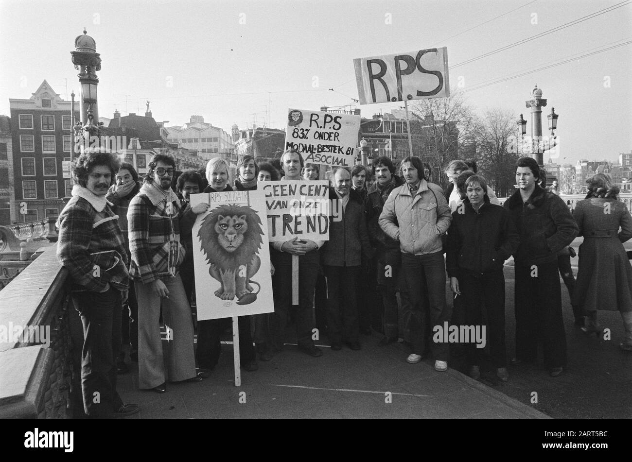 Solidarity action officials RPS in Amsterdam, December 6, 1978, AMBTENAREN,  The Netherlands, 20th century press agency photo, news to remember,  documentary, historic photography 1945-1990, visual stories, human history  of the Twentieth Century,