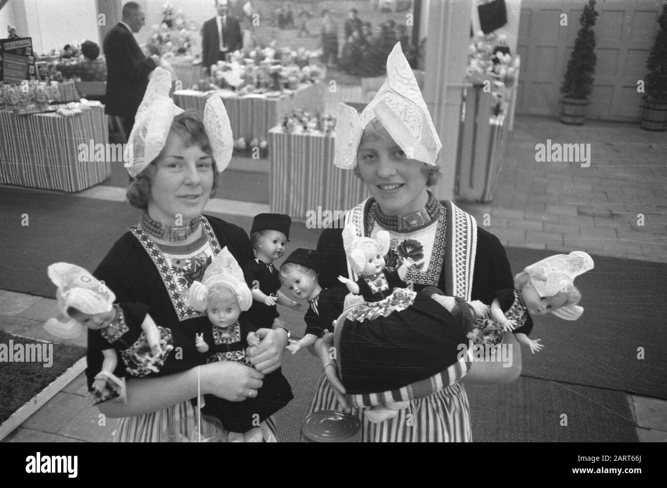 Utrecht saleswoman hi-res stock photography and images - Alamy