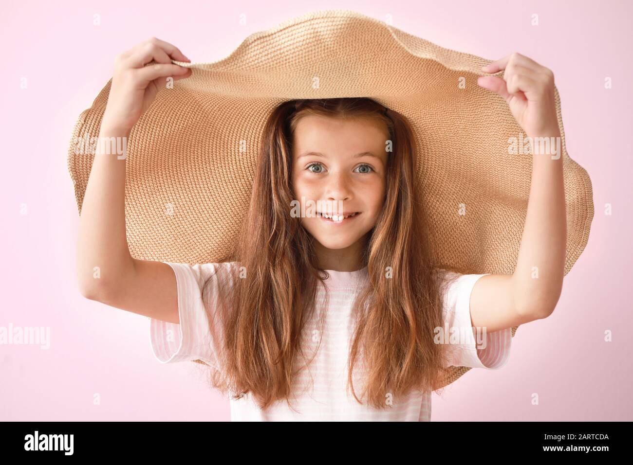 Girl With Big Hat High Resolution Stock Photography and Images - Alamy