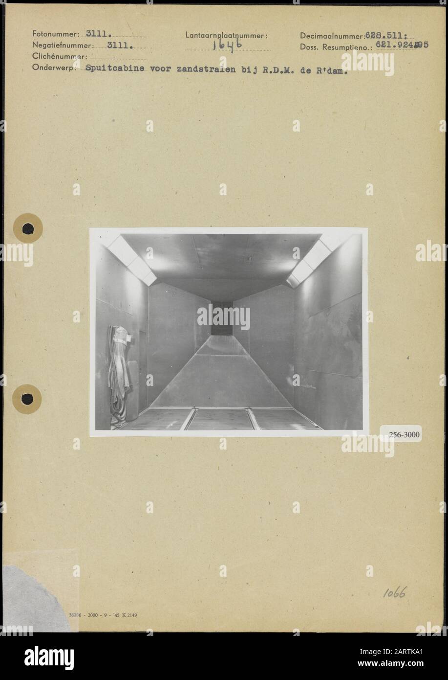 Rdm Booth Spray booths hi-res stock photography and images - Alamy