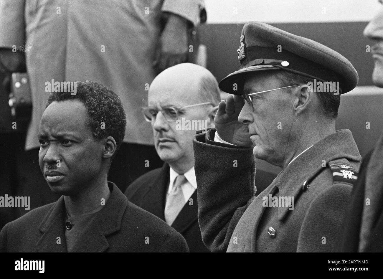 State visit President Nyerere of Tanzania, Prince Bernhard and President Nyerere while playing the national anthem at Soesterberg Airport Date: April 21, 1965 Location: Soesterberg, Utrecht Keywords: presidents, princes, state visits, airports, folk songs Personal name: Bernhard (prince Netherlands), Nyerere, Julius Stock Photo