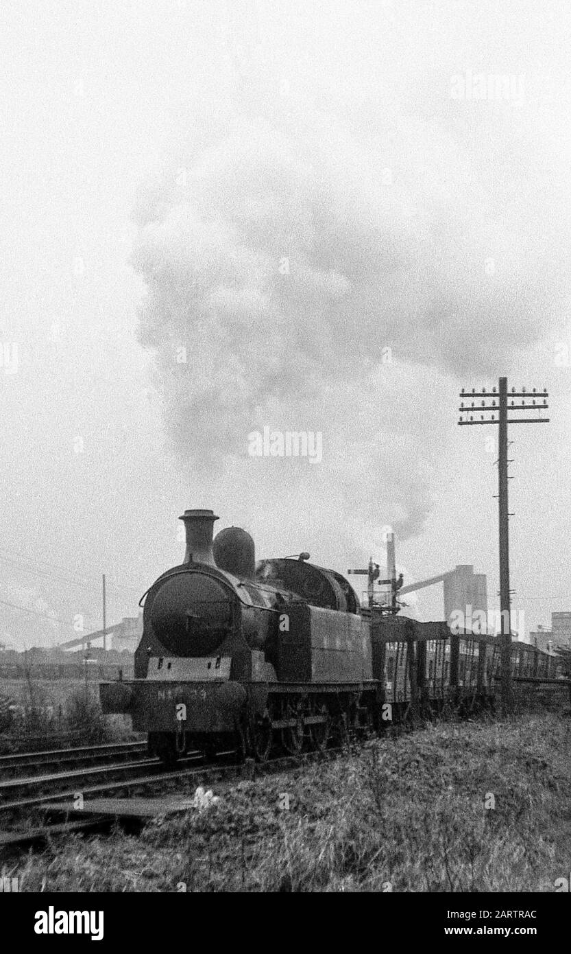 Lambton tank loco No. 29 passing Philadelphia with an NCB coal train in the 1960s, Co. Durham, England, UK Stock Photo