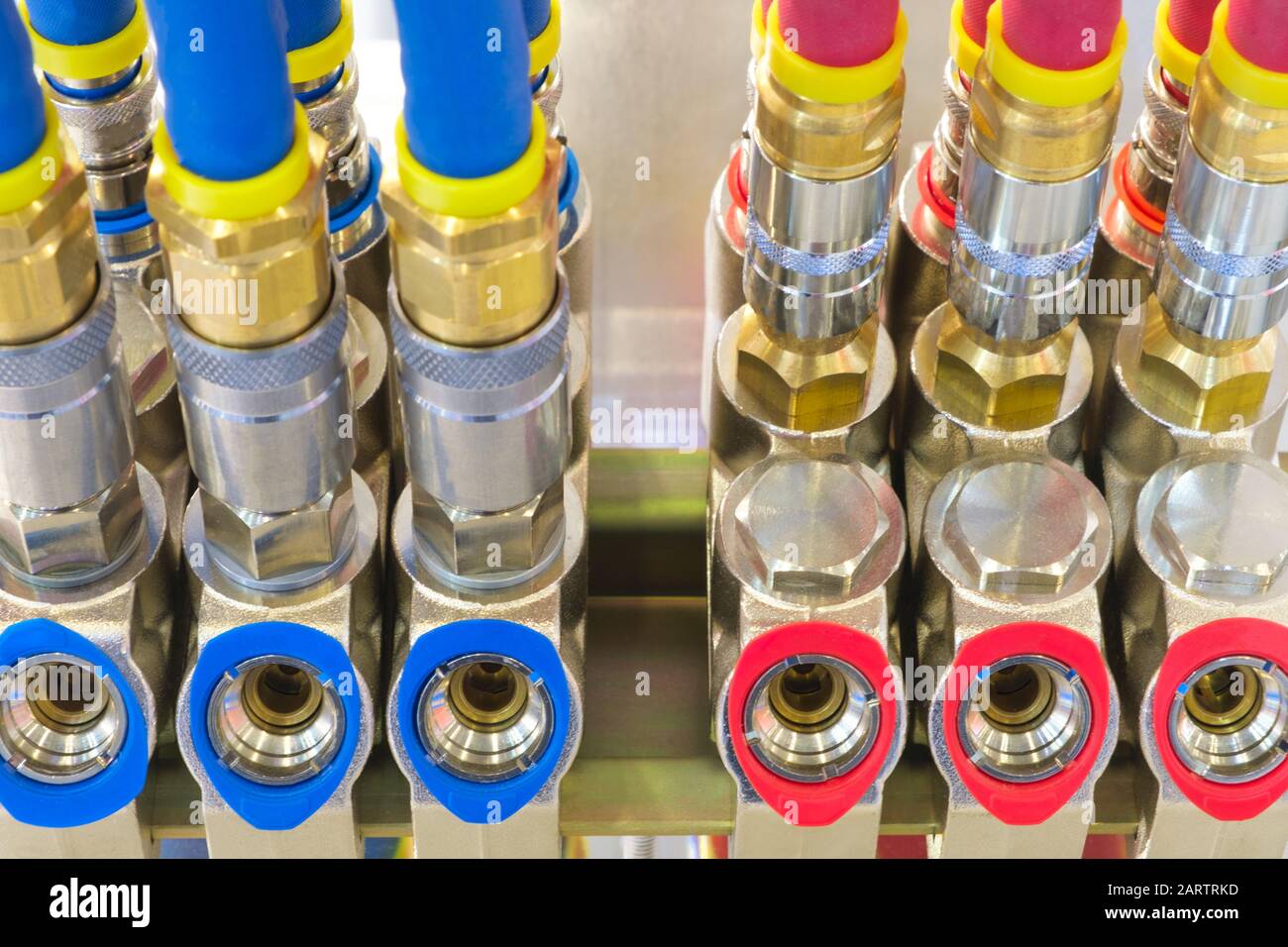 Heating and cooling high pressure air system for the production of PVC