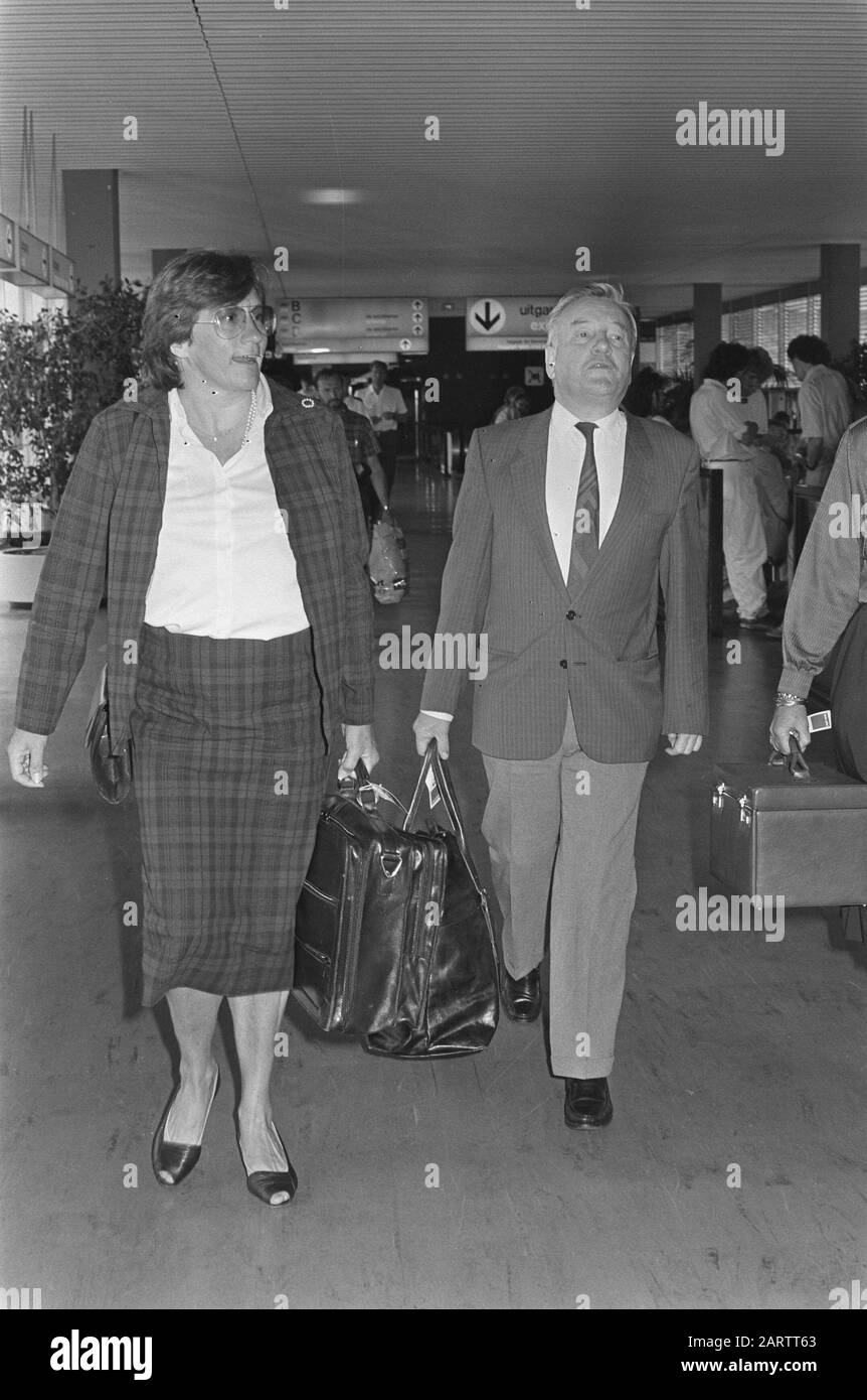 State Secretary Van Der Reijden On Study Trip For Olympics 92 Van Der state-secretary-van-der-reijden-on-study-trip-for-olympics-92-van-der