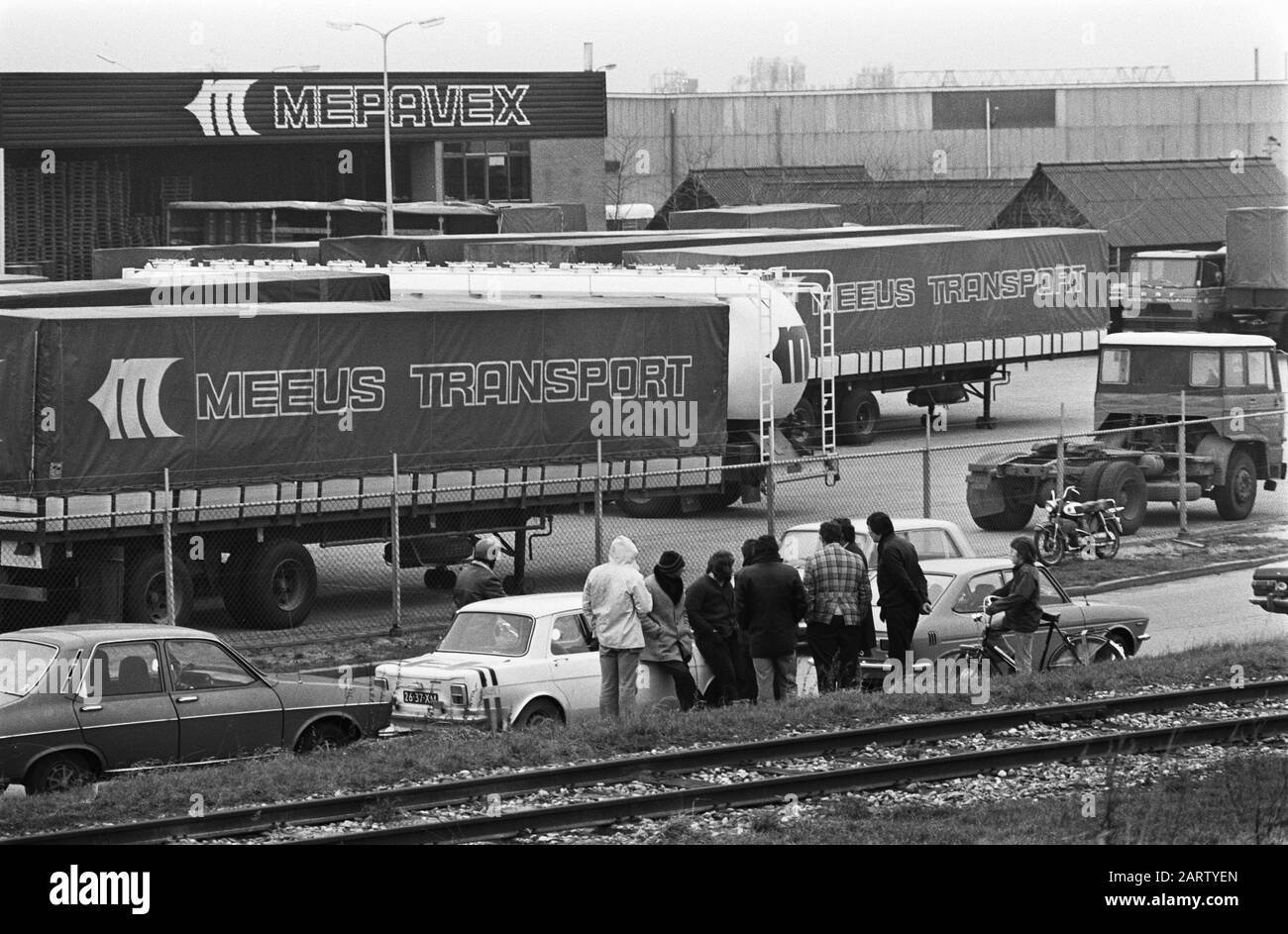 Strike at Meeus, Bergen op Zoom, for CAO professional goods transport;  overview of transport company and drivers Date: December 9, 1974 Location:  Bergen op Zoom Keywords: drivers, striks, transport companies Stock Photo -  Alamy