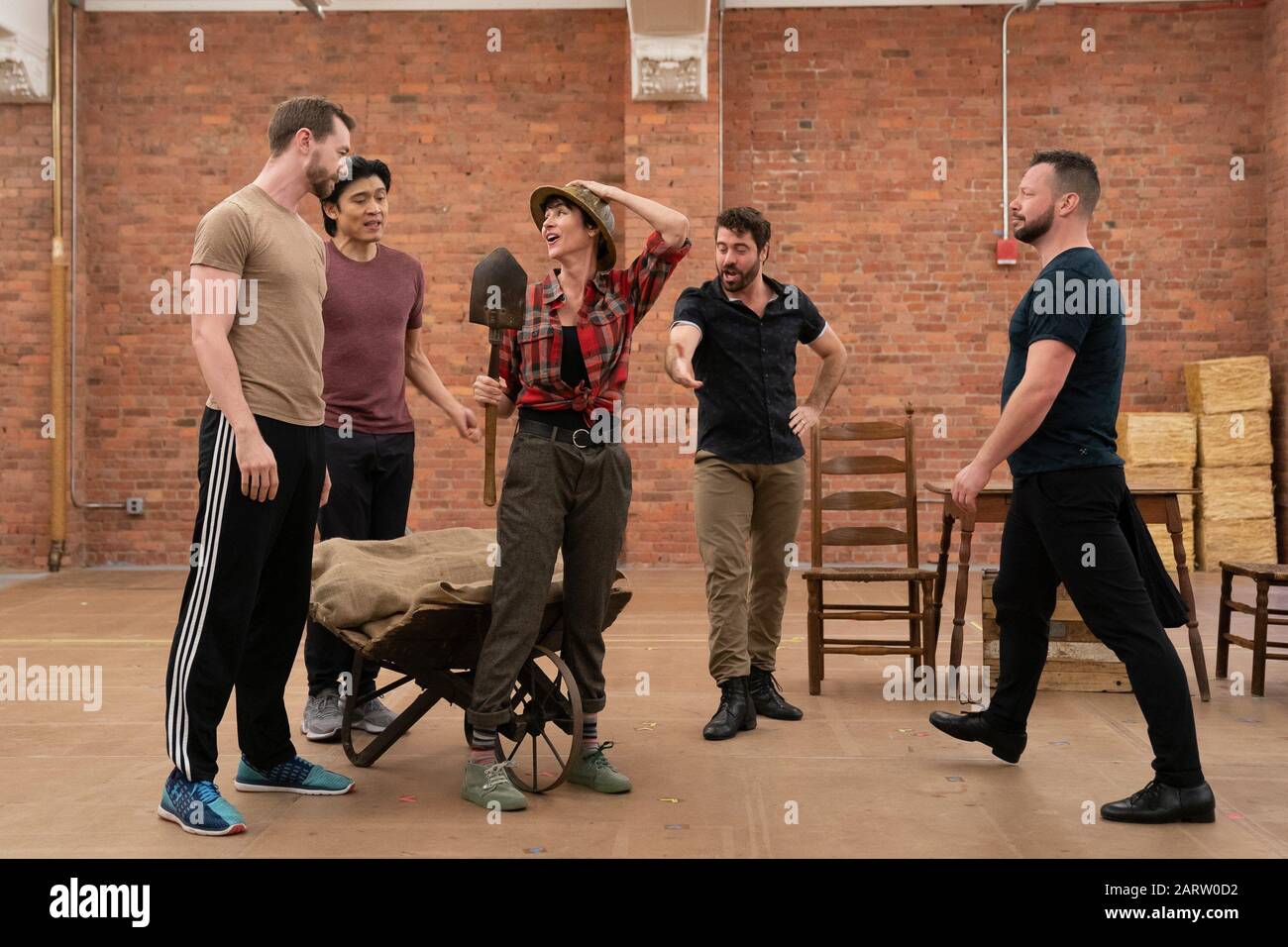 New York, NY, USA. 29th Jan, 2020. Alex Gibson, Paolo Montalban, Beth Malone, Omar Lopez-Cepero, Keven Quillon in attendance for THE UNSINKABLE MOLLY BROWN Preview Photo Call, Gibney Dance Choreographic Center Studios, New York, NY January 29, 2020. Credit: Jason Smith/Everett Collection/Alamy Live News Stock Photo