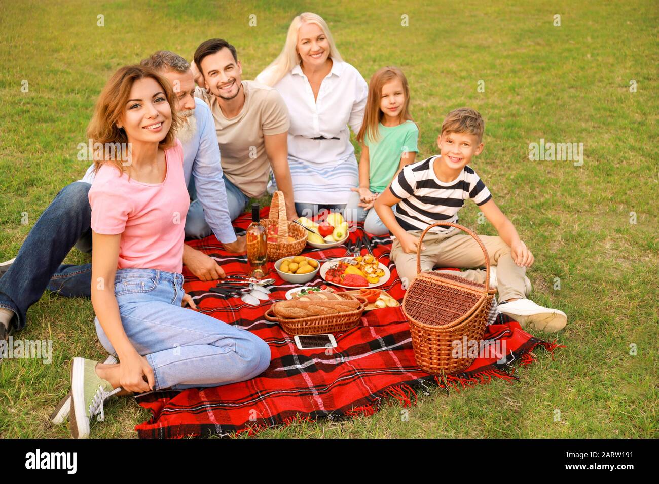 Grandfather father son picnic hi-res stock photography and images - Alamy