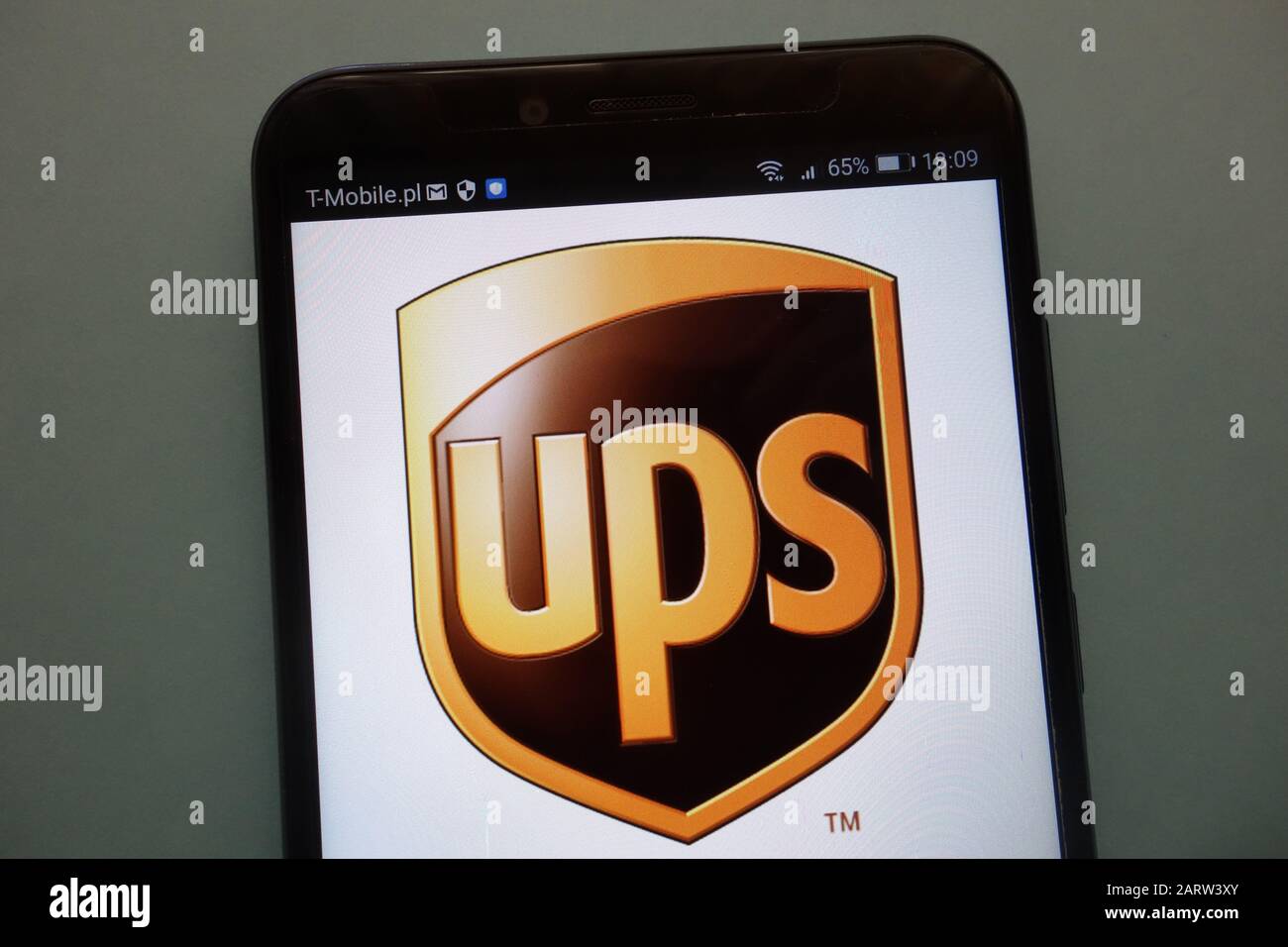 UPS logo on a smartphone Stock Photo
