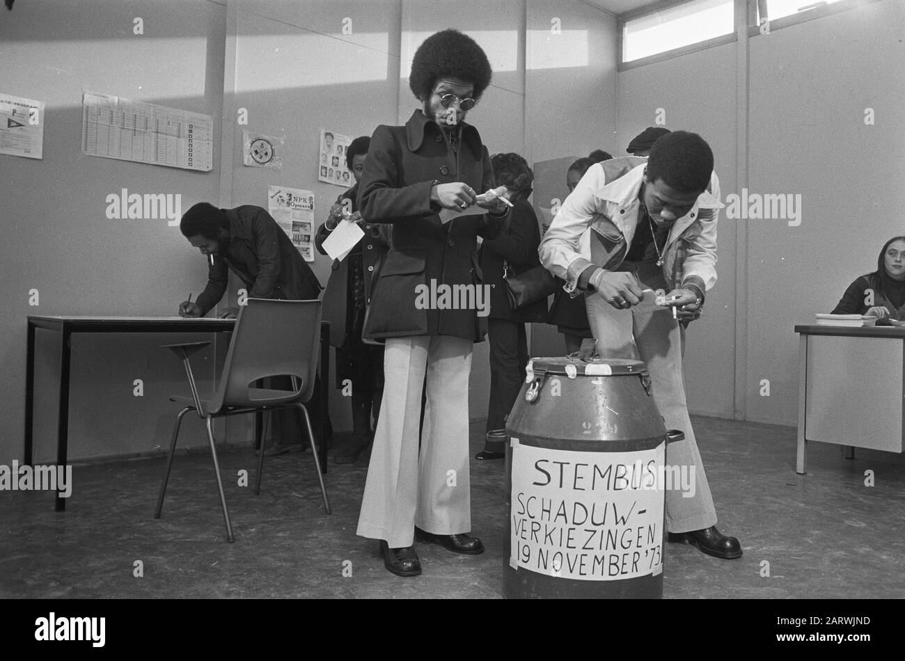 Alternative Surinamese parliamentary elections in Amsterdam  Surinamese votes in the Bijlmermeer Date: 19 November 1973 Location: Amsterdam, Noord-Holland Keywords: elections Stock Photo