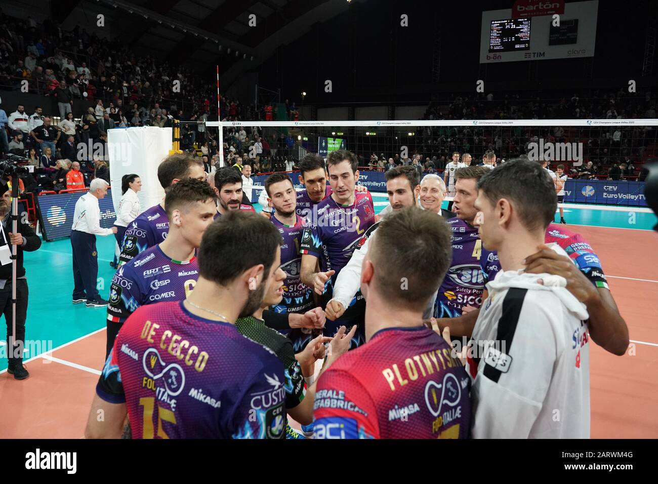 Volleyball league hi-res stock photography and images - Page 45