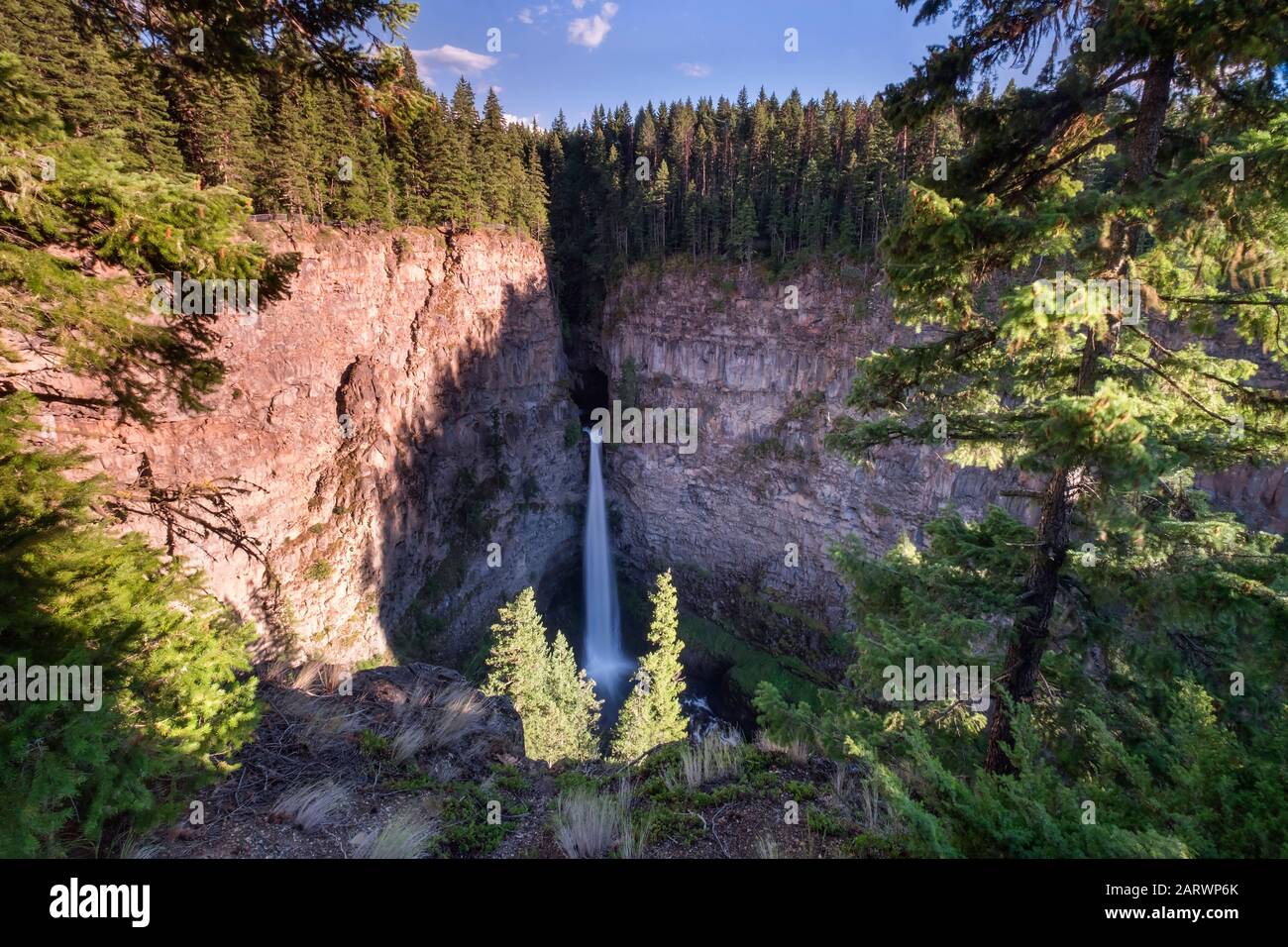 Spahats Creek Falls or Spahats Falls, Wells Gray Provincial Park, British Columbia, Canada Stock Photo