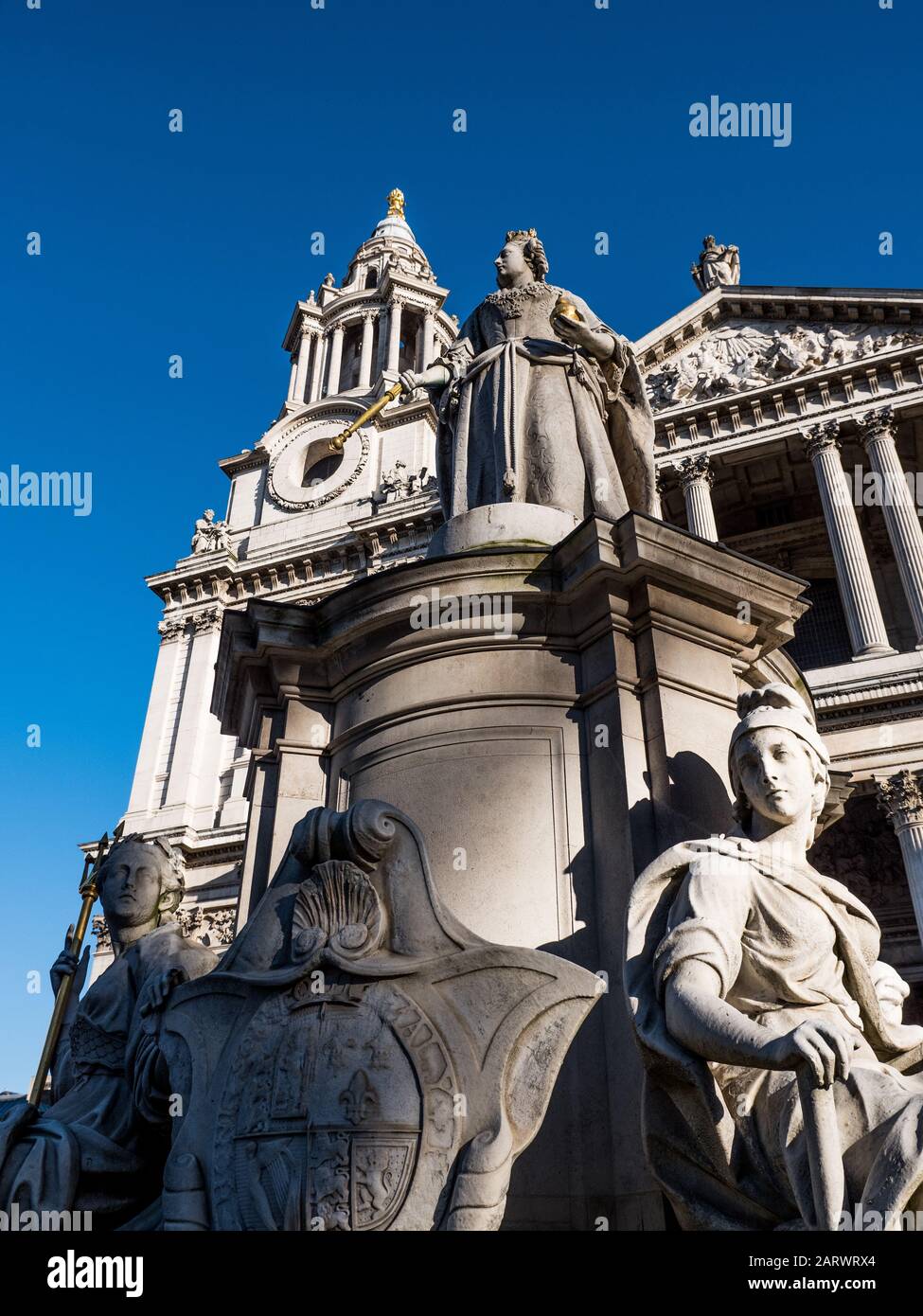 Statue of Queen Anne, St Paul's Churchyard, West Front of St Pauls