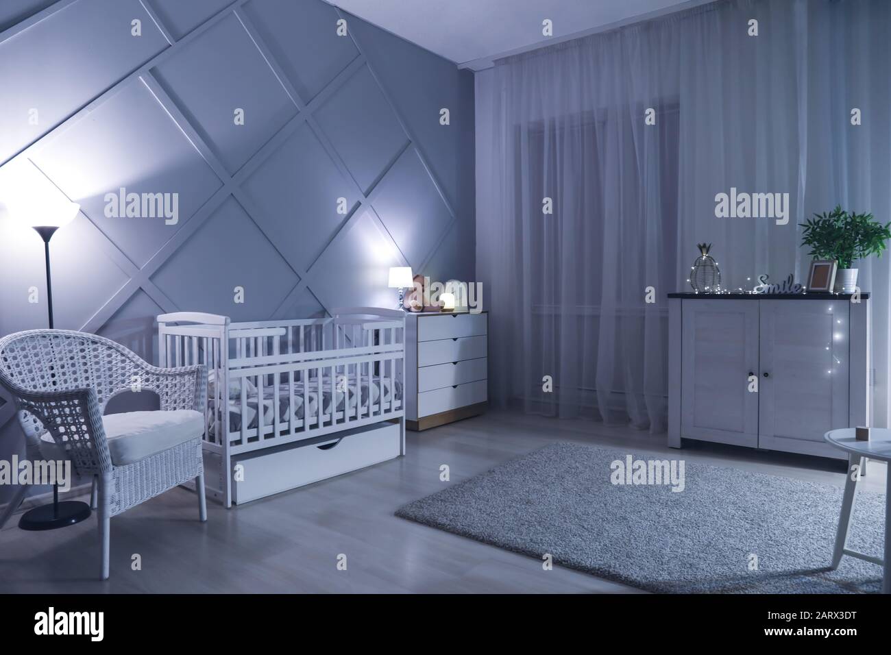 Night light baby crib hires stock photography and images Alamy