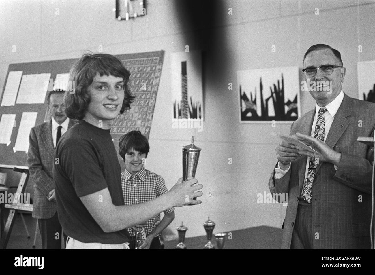 Anefo photo collection. Bobby Fischer in Hilton Hotel in Amsterdam For  discussions with fide chairman Max Euwe (right) about the two camp to the  world championship with Boris Spassky. January 31, 1972.